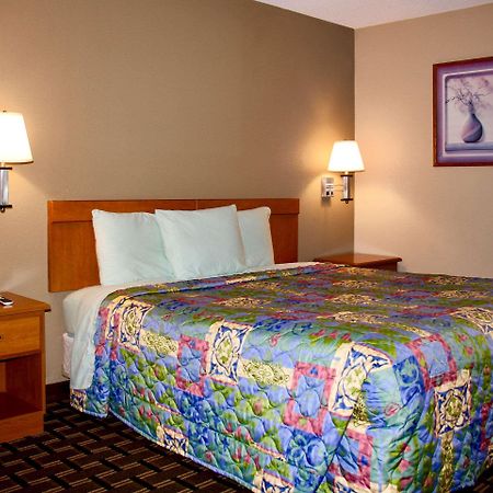 Rodeway Inn University Area Charlotte Exterior photo