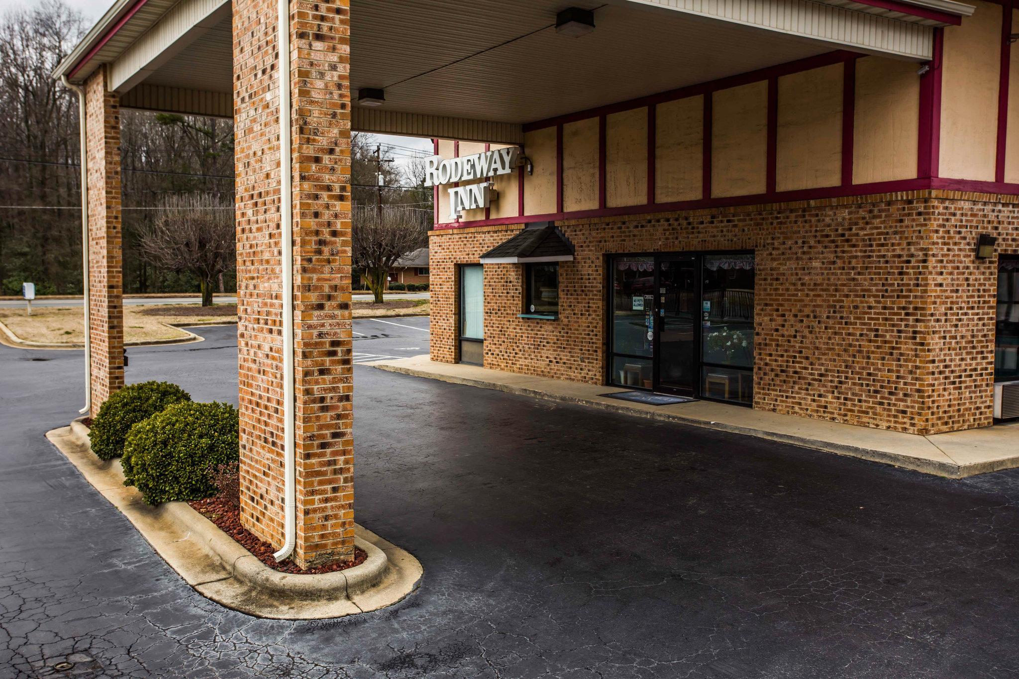 Rodeway Inn University Area Charlotte Exterior photo