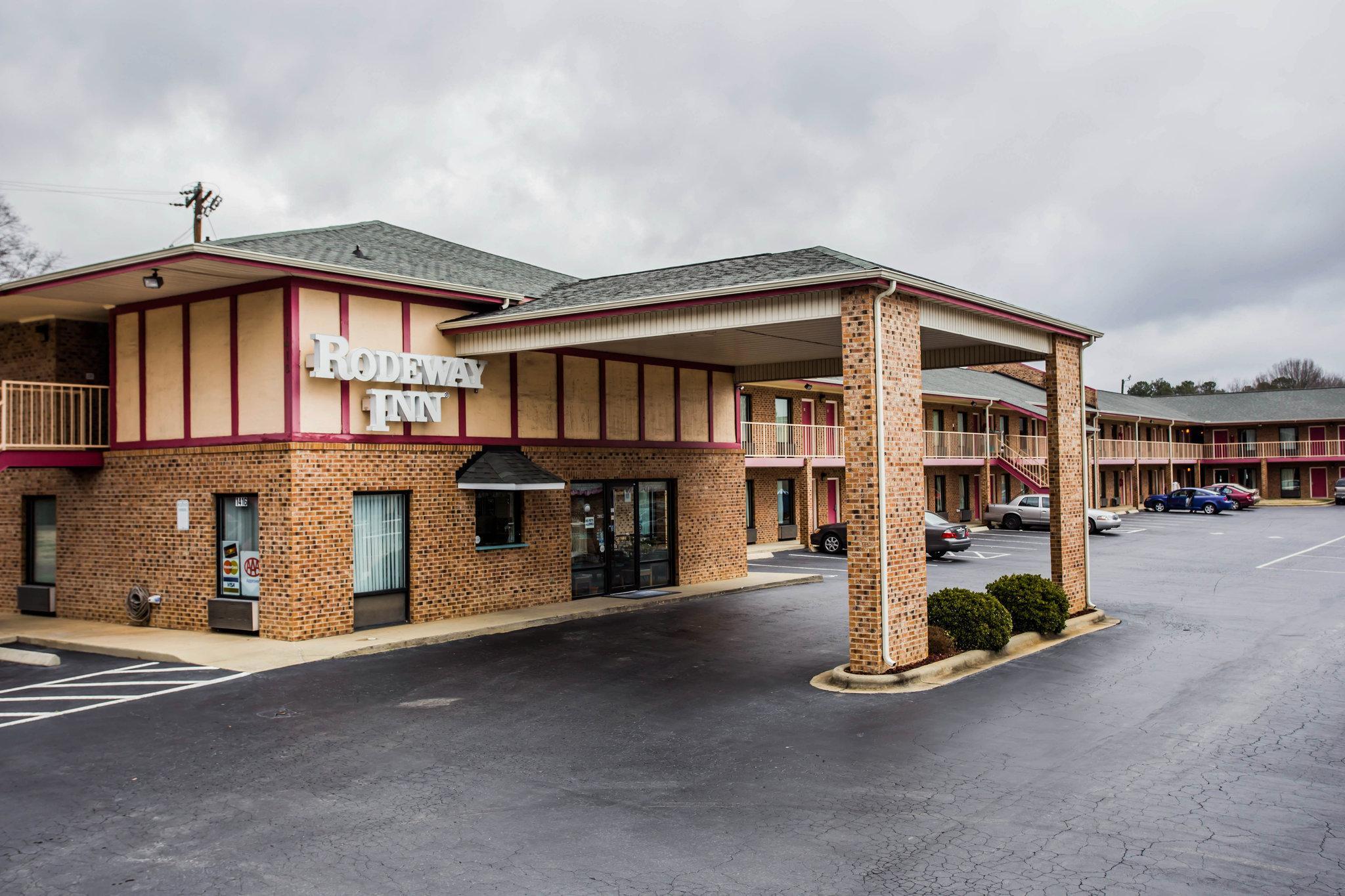 Rodeway Inn University Area Charlotte Exterior photo