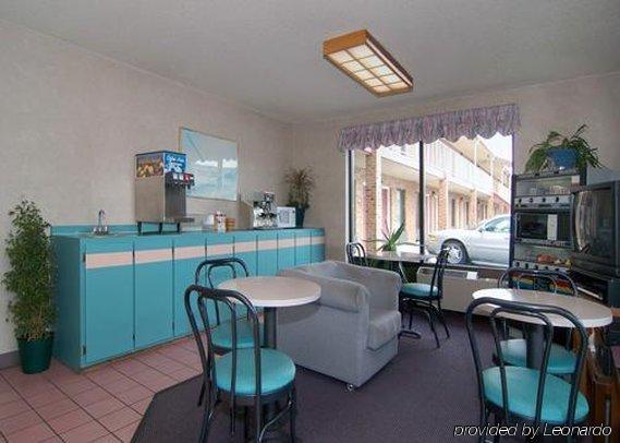 Rodeway Inn University Area Charlotte Restaurant photo