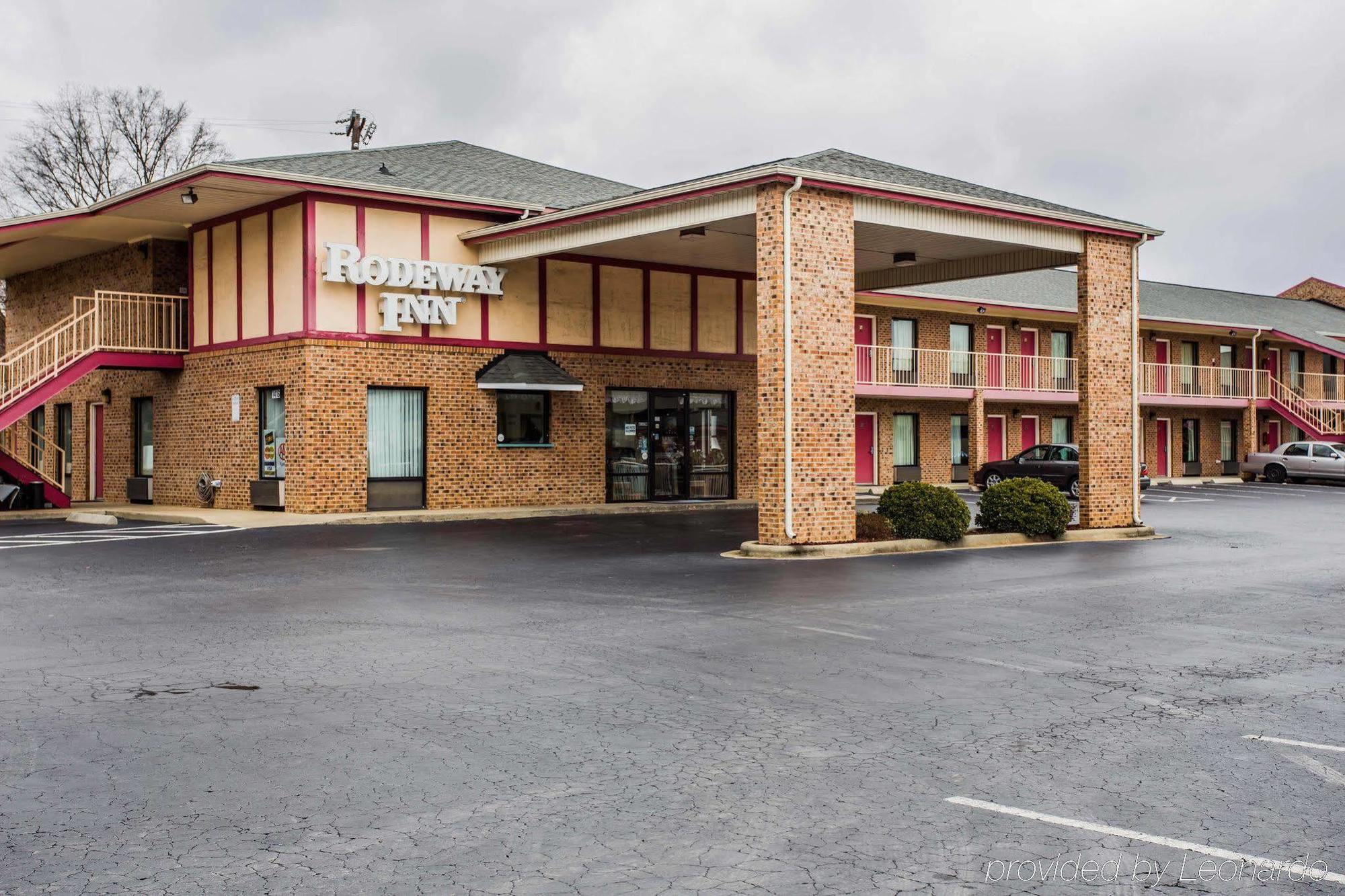 Rodeway Inn University Area Charlotte Exterior photo